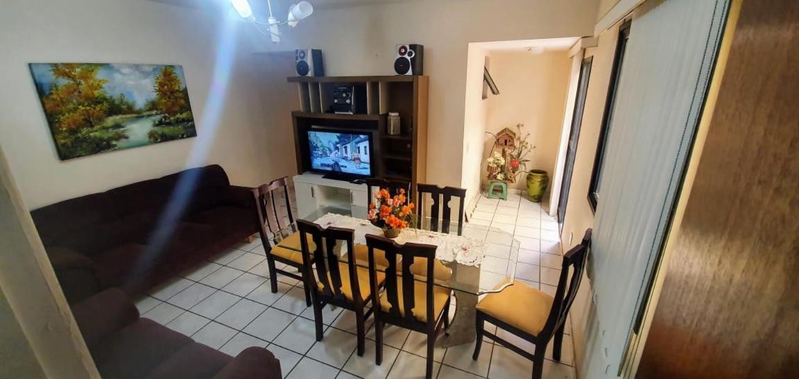 Aconchegante 2 Quartos Com Wifi + 1 Quarto Menor Apartment Гуарапари Екстериор снимка